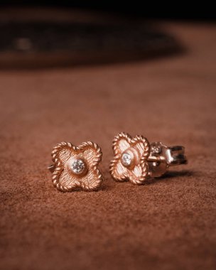 Altından ve elmaslardan oluşan Ebedi Mücevher Tasarımı