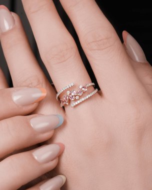 Altından ve elmaslardan oluşan Ebedi Mücevher Tasarımı