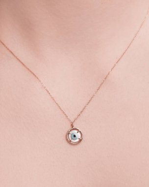 Özel anlar için Parlak Altın ve Elmas Mücevherler