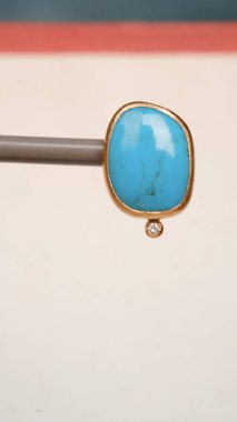 Özel anlar için Parlak Altın ve Elmas Mücevherler