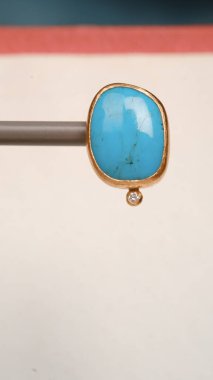 Özel anlar için Parlak Altın ve Elmas Mücevherler