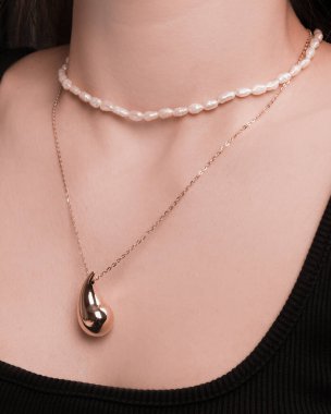 Özel anlar için Parlak Altın ve Elmas Mücevherler