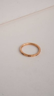 Özel anlar için Parlak Altın ve Elmas Mücevherler