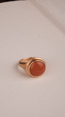 Yıldönümü Hediyeleri İçin Lüks Altın ve Elmas Mücevherler