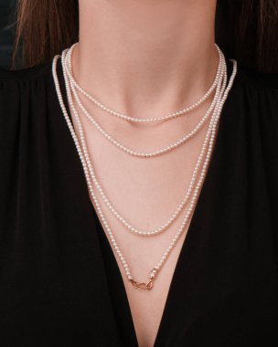 Yıldönümü Hediyeleri İçin Lüks Altın ve Elmas Mücevherler