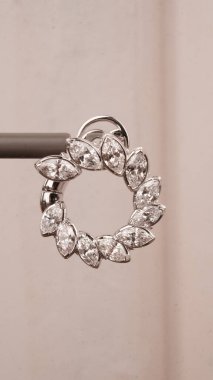 Günlük Şık Altın ve Elmas Mücevherler