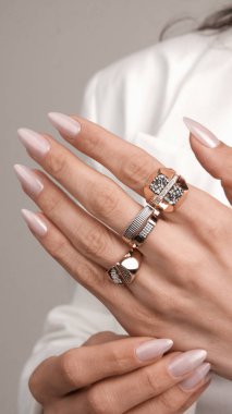 Günlük Şık Altın ve Elmas Mücevherler