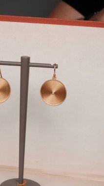 Günlük Şık Altın ve Elmas Mücevherler