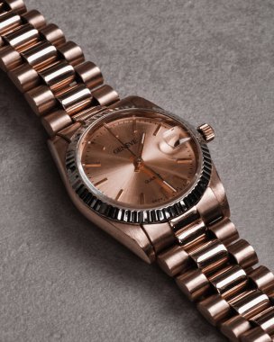 Günlük Şık Altın ve Elmas Mücevherler