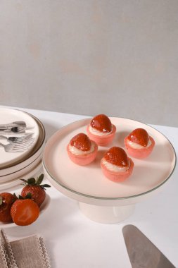 Çıtır Çıtır Şekerlemeli Duble Çikolatalı ekler