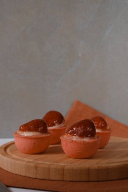 Kremalı Light ve Yumuşak Fransız Eklemeleri