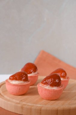 Kremalı Light ve Yumuşak Fransız Eklemeleri