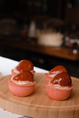 Kremalı Light ve Yumuşak Fransız Eklemeleri