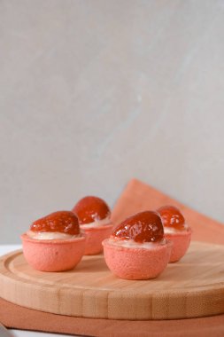 Kremalı Light ve Yumuşak Fransız Eklemeleri