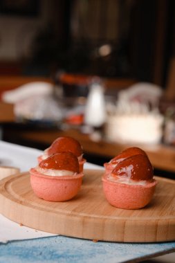 Kremalı Light ve Yumuşak Fransız Eklemeleri