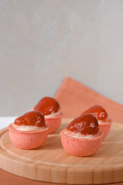 Kremalı Light ve Yumuşak Fransız Eklemeleri