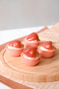 Kremalı Light ve Yumuşak Fransız Eklemeleri