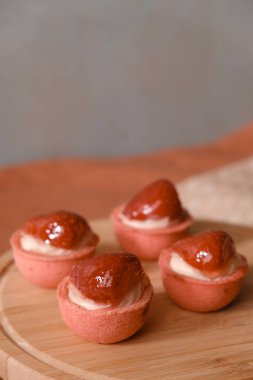 Kremalı Light ve Yumuşak Fransız Eklemeleri