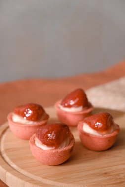 Kremalı Light ve Yumuşak Fransız Eklemeleri