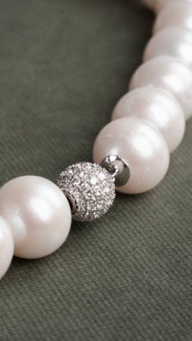 Lüks Aşıklar İçin Sersemletici Altın ve Elmas Mücevherler