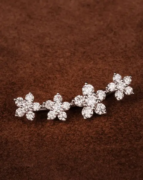 Özel anlar için Parlak Altın ve Elmas Mücevherler