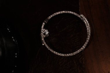 Lüks Aşıklar İçin Sersemletici Altın ve Elmas Mücevherler