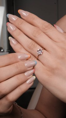 Zarif Altın Ayarlar 'da Lüks Elmas Mücevherler