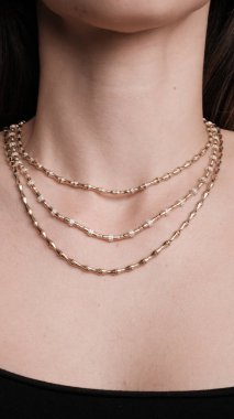 Zarif Altın Ayarlar 'da Lüks Elmas Mücevherler