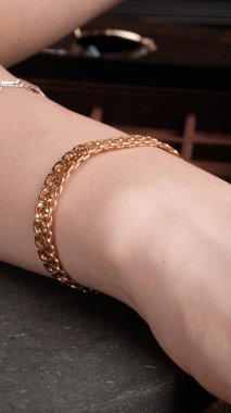 Zarif Altın Ayarlar 'da Lüks Elmas Mücevherler