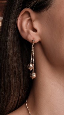 Zarif Altın Ayarlar 'da Lüks Elmas Mücevherler