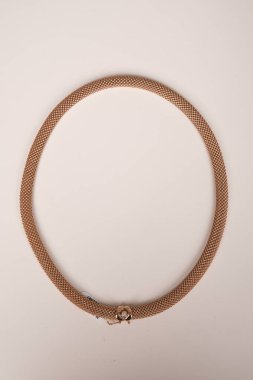 Zarif Altın Ayarlar 'da Lüks Elmas Mücevherler