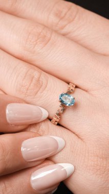 Onun için Değerli Altın ve Elmas Mücevherler