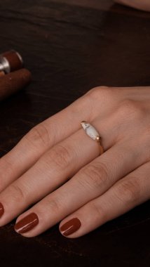 Onun için Değerli Altın ve Elmas Mücevherler