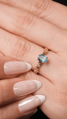 Onun için Değerli Altın ve Elmas Mücevherler