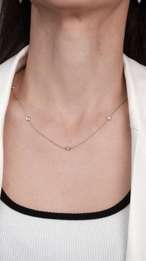 Onun için Değerli Altın ve Elmas Mücevherler