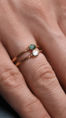 Onun için Değerli Altın ve Elmas Mücevherler