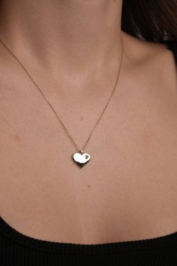 Her Tarz İçin Parlayan Elmas ve Altın Mücevher