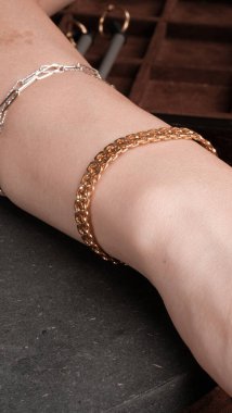 Her Tarz İçin Parlayan Elmas ve Altın Mücevher