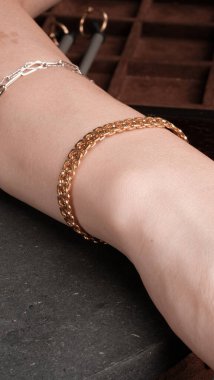 Her Tarz İçin Parlayan Elmas ve Altın Mücevher