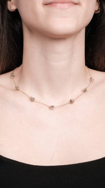 Her Tarz İçin Parlayan Elmas ve Altın Mücevher