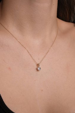 Her Tarz İçin Parlayan Elmas ve Altın Mücevher