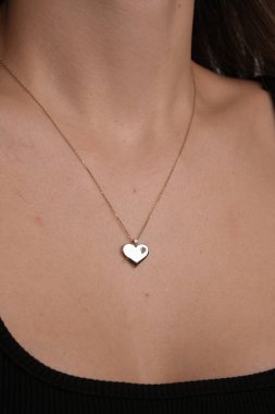 Her Tarz İçin Parlayan Elmas ve Altın Mücevher