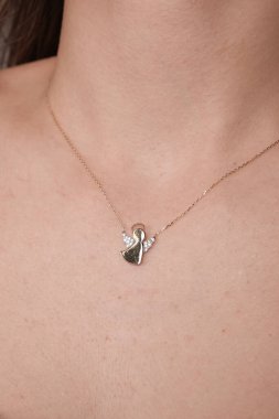 Her Tarz İçin Parlayan Elmas ve Altın Mücevher