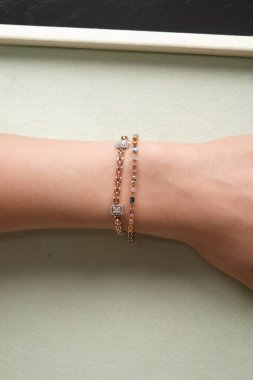 Her Tarz İçin Parlayan Elmas ve Altın Mücevher