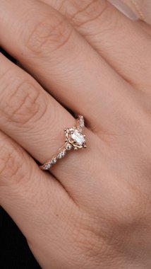 Şık ve Zarif Altın Elmas Mücevherler