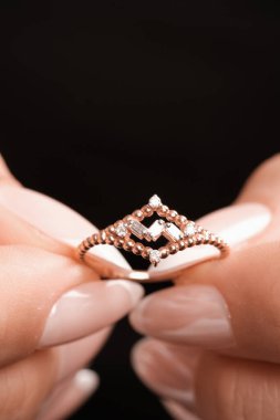 Şık ve Zarif Altın Elmas Mücevherler