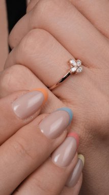 Şık ve Zarif Altın Elmas Mücevherler