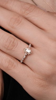 Şık ve Zarif Altın Elmas Mücevherler