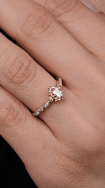 Şık ve Zarif Altın Elmas Mücevherler