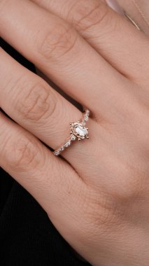 Şık ve Zarif Altın Elmas Mücevherler